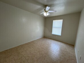 1505 Dugger Cir in Killeen, TX - Foto de edificio - Building Photo