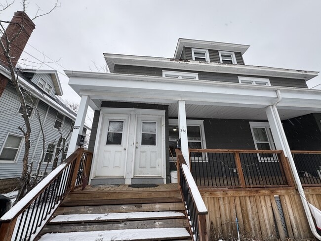 227-227 Bonaccord St in Moncton, NB - Building Photo - Building Photo