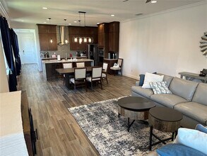 8106 Mabury Ln in Orlando, FL - Building Photo - Building Photo