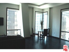 655S S Hope St in Los Angeles, CA - Building Photo - Building Photo