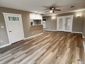 900 Field St in San Marcos, TX - Building Photo - Building Photo