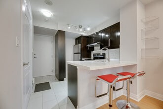 188 Doris Ave in Toronto, ON - Building Photo - Building Photo