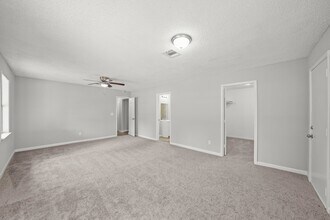 1100 Gilbert Ave in Bay City, TX - Building Photo - Building Photo