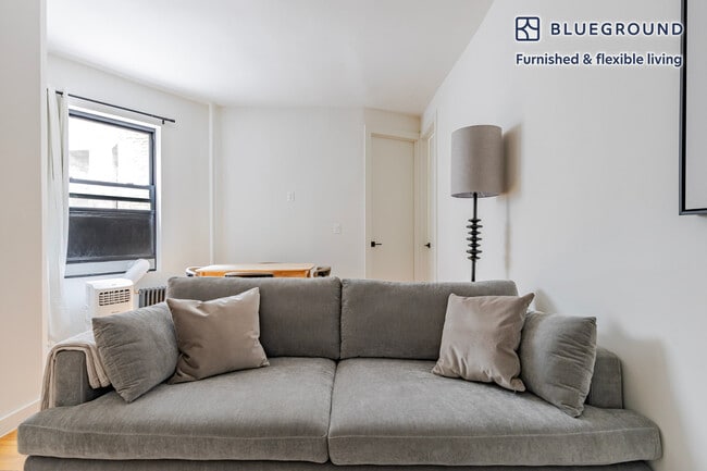 308 E 78th St in New York, NY - Building Photo - Building Photo