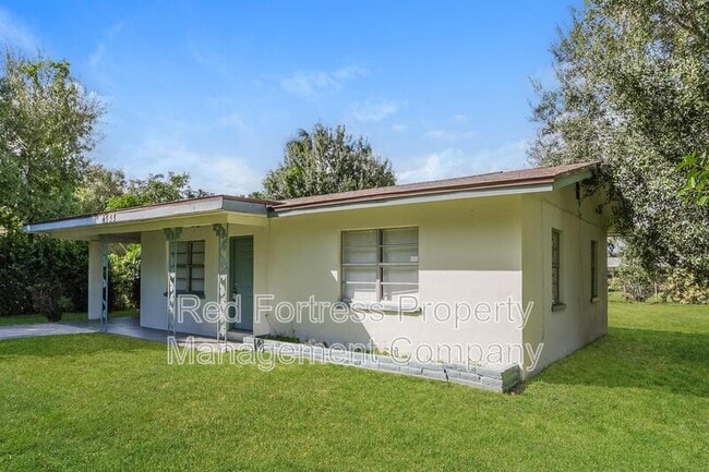 4555 Jersey Rd in Ft. Myers, FL - Building Photo - Building Photo