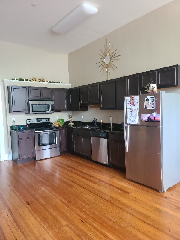 2212 E 12th St-Unit -305 in Davenport, IA - Building Photo - Building Photo