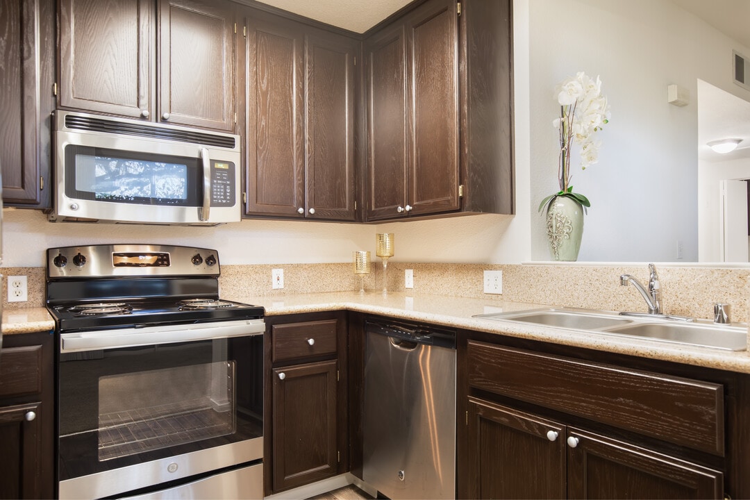 Aviare in Cupertino, CA - Foto de edificio