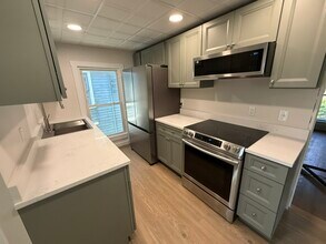 436 N Aurora St, Unit 2 in Ithaca, NY - Building Photo - Building Photo
