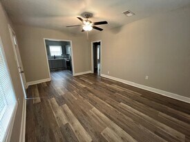 4325 Detroit Ave in Beaumont, TX - Building Photo