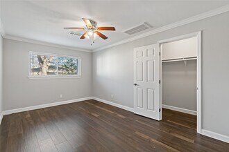 11403 Braewick Dr in Houston, TX - Foto de edificio - Building Photo