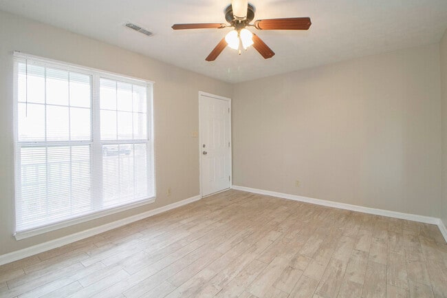 915 State Line Rd in Oak Grove, KY - Building Photo - Building Photo