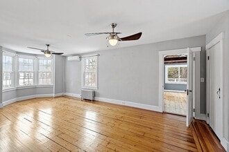 9 Elm St in Pepperell, MA - Building Photo - Building Photo