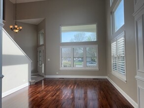 552 Fairfax Ln in Grayslake, IL - Building Photo - Building Photo