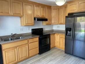 1111 Lord Nelson Ln in Foster City, CA - Foto de edificio - Building Photo