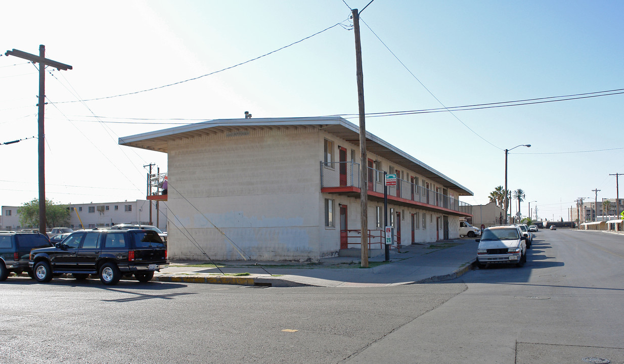 900 S Oregon St in El Paso, TX - Foto de edificio