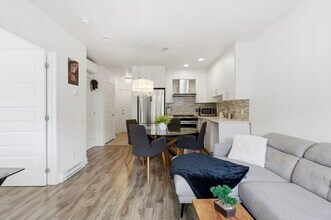 2560 Bossuet Rue in Montréal, QC - Building Photo - Building Photo