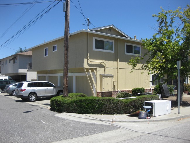 100 Kiely Blvd in Santa Clara, CA - Building Photo - Building Photo