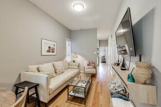 1229 W Wellington Ave in Chicago, IL - Building Photo - Building Photo