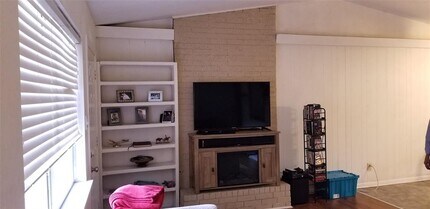 2114 Ann Arbor Ave in Austin, TX - Building Photo - Building Photo