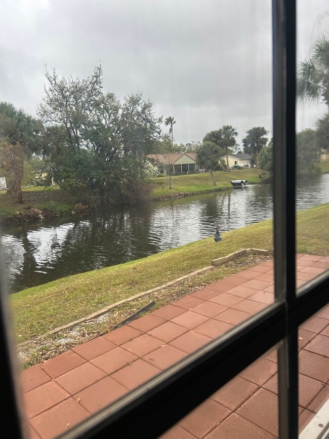 property at 1112 E Corktree Cir