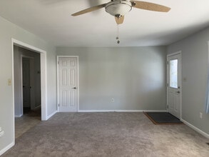 837 Martin Ave in Ephrata, PA - Foto de edificio - Building Photo