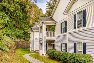 585 Franklin Grove Church Rd in Bryson City, NC - Building Photo