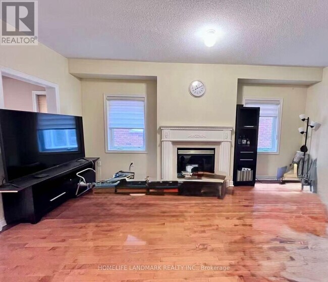 60 Spring Arbour Rd in Vaughan, ON - Building Photo - Building Photo