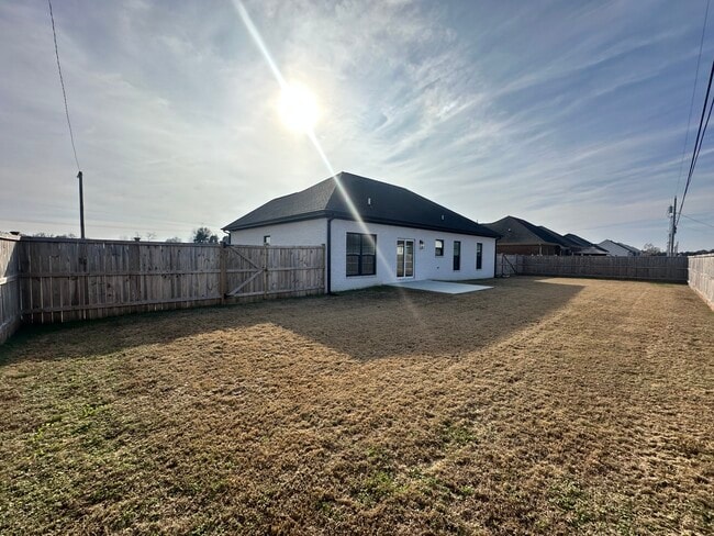 210 Market St in Muscle Shoals, AL - Foto de edificio - Building Photo