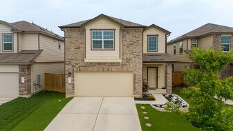 421 Perfect World Lp in Jarrell, TX - Building Photo