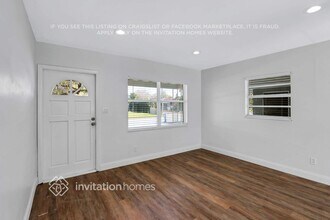 3120 56th St N in St. Petersburg, FL - Building Photo - Building Photo
