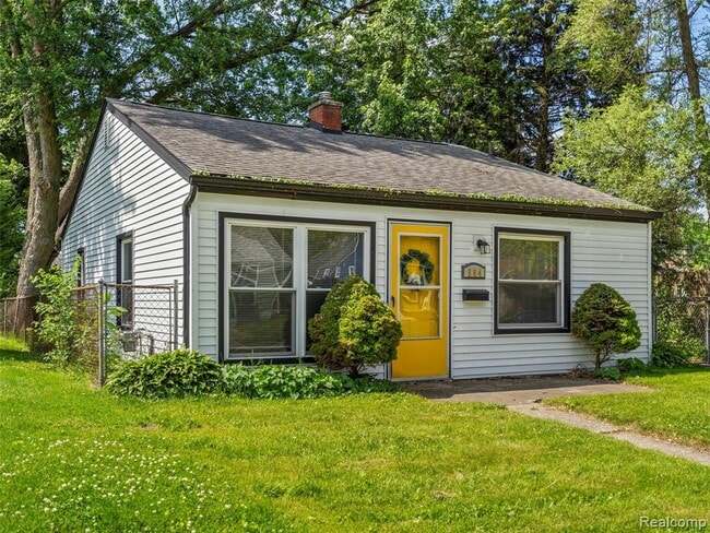 594 E Barrett Ave in Madison Heights, MI - Building Photo - Building Photo