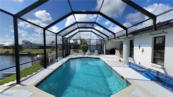 1126 SE 13th Terrace in Cape Coral, FL - Building Photo