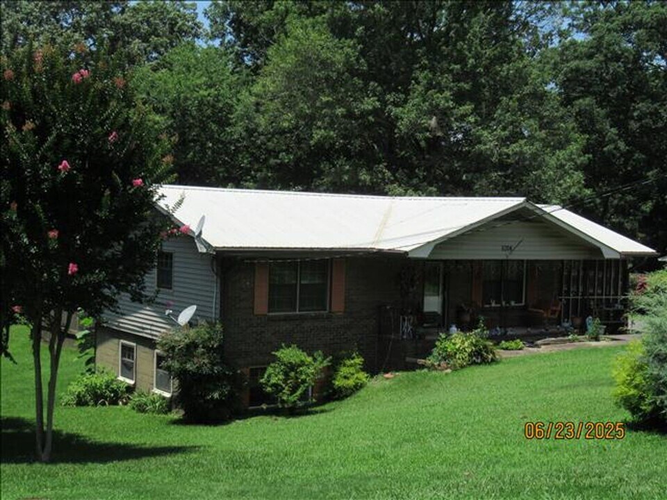 6304 Sherwood Dr in Anniston, AL - Building Photo