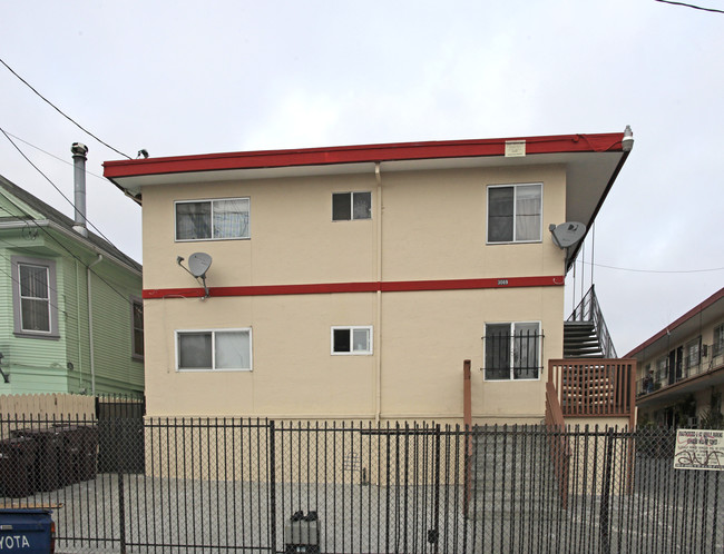 3069 Pleitner Ave in Oakland, CA - Building Photo - Building Photo