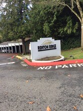 975 Aberdeen Ave NE in Renton, WA - Building Photo - Building Photo