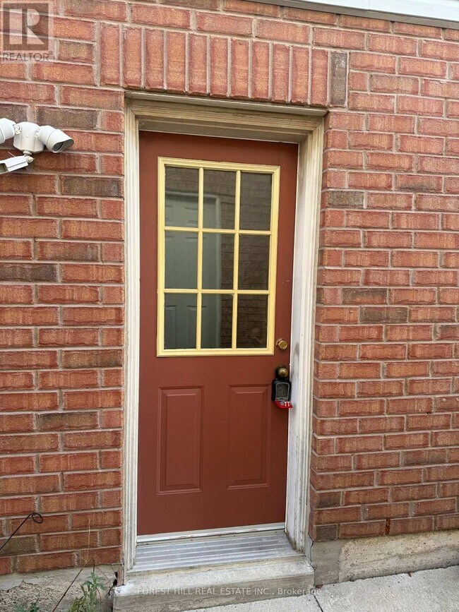 4 Ridgemore Crescent in Brampton, ON - Building Photo - Building Photo