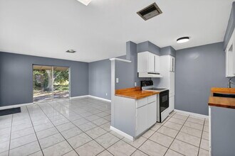 501 Emil Ave in Fort Pierce, FL - Building Photo - Building Photo