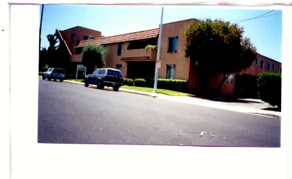 Casa Carmel in Oxnard, CA - Foto de edificio - Building Photo