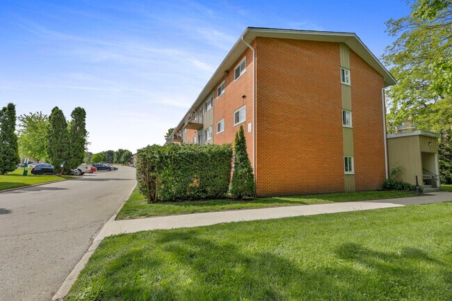 1426-1426 Huron St in London, ON - Building Photo - Building Photo