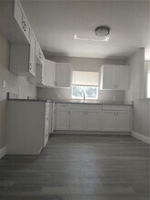 8313 N 10th St in Tampa, FL - Building Photo - Building Photo