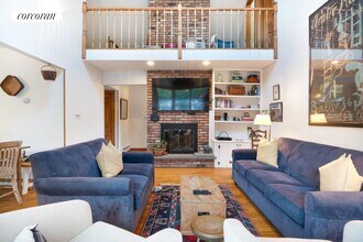 15 Grant Ave in East Hampton, NY - Building Photo - Building Photo