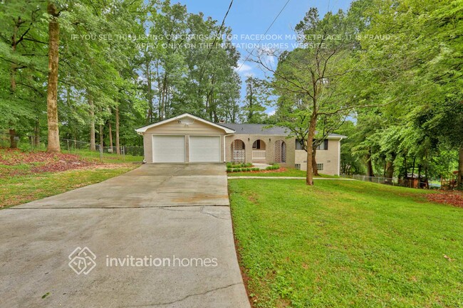 45 Stoneview Dr SW in Lilburn, GA - Building Photo - Building Photo