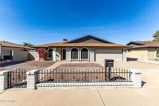 2502 E Malibu Dr in Tempe, AZ - Building Photo