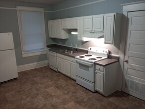 325 Ellis St, Unit 325 B in Augusta, GA - Building Photo - Building Photo