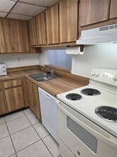 8035 SW 107th Ave in Miami, FL - Building Photo - Building Photo