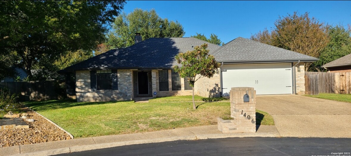 1406 Branchwood in San Antonio, TX - Foto de edificio
