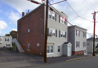 58-64 Winter St in Quincy, MA - Building Photo - Building Photo