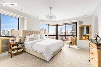 200 E 61st St in New York, NY - Building Photo - Building Photo