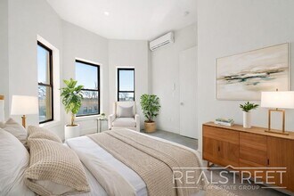 New Modern 2 Bed w Full Amenities + Dishwasher/Laundry/Garden in Brooklyn, NY - Foto de edificio - Building Photo
