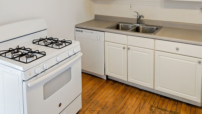 property at 1940 W Winona St